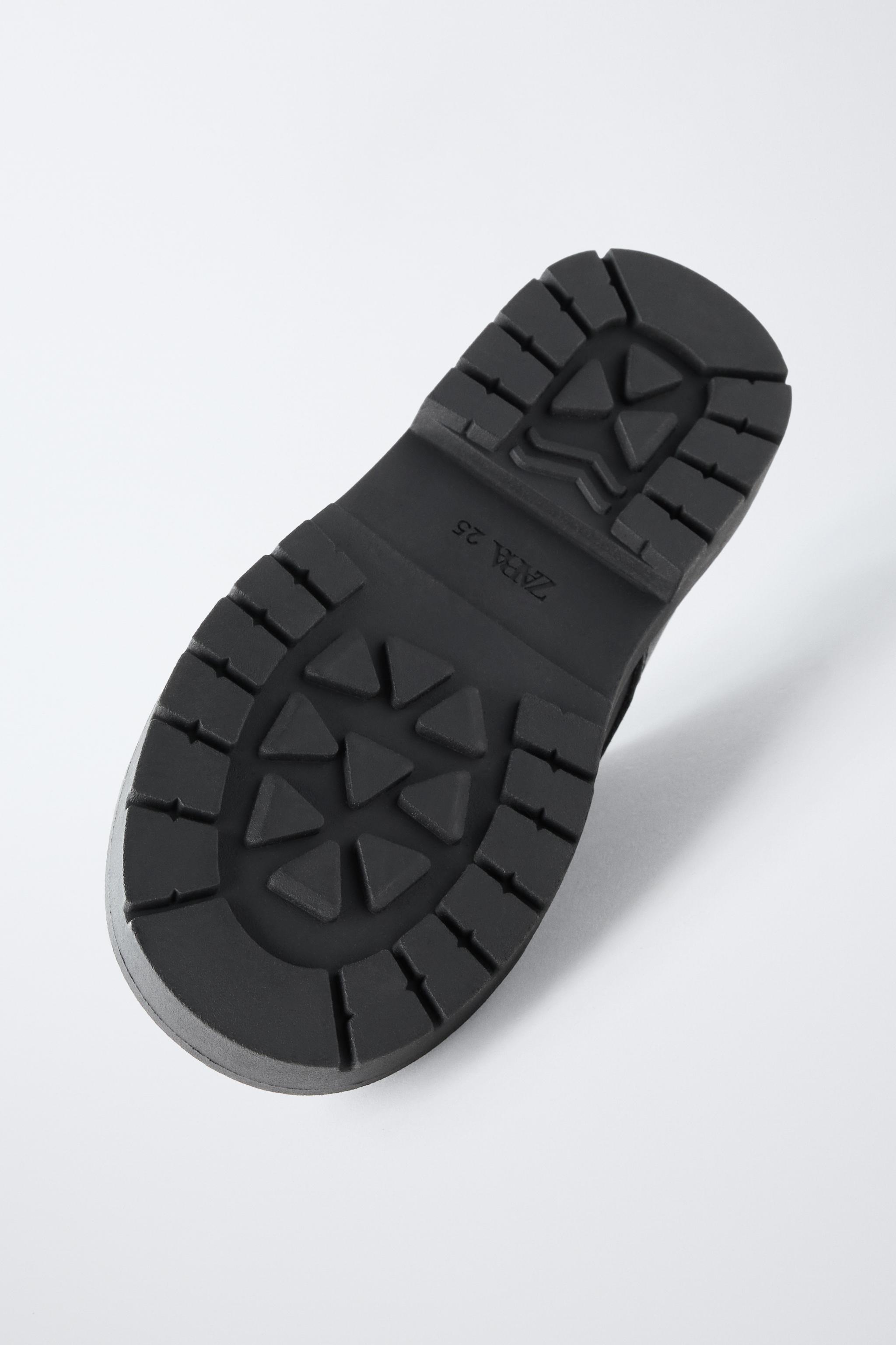 CHAUSSURES D'ÉCOLIER EN CUIR